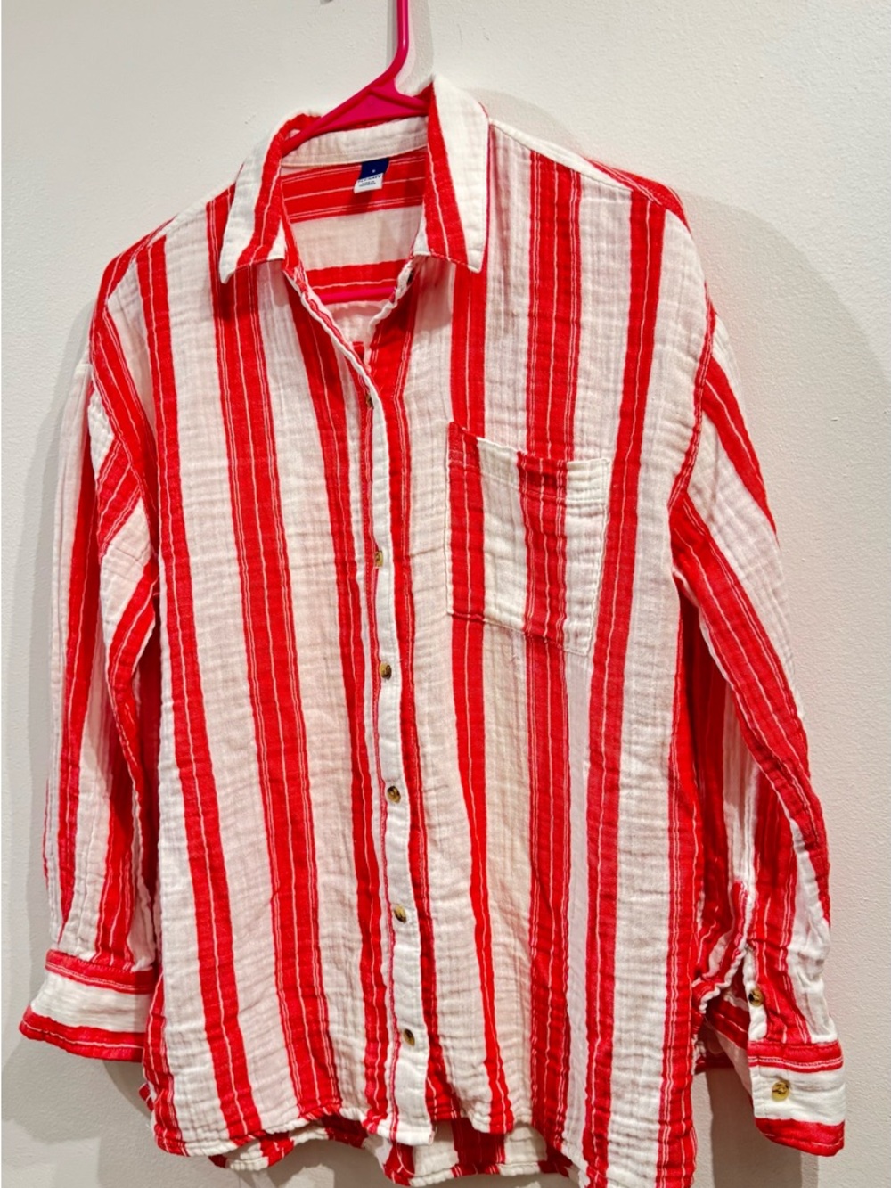 Women’s Old Navy Red & White linen Vertical Stripe Button-Down Shirt size small